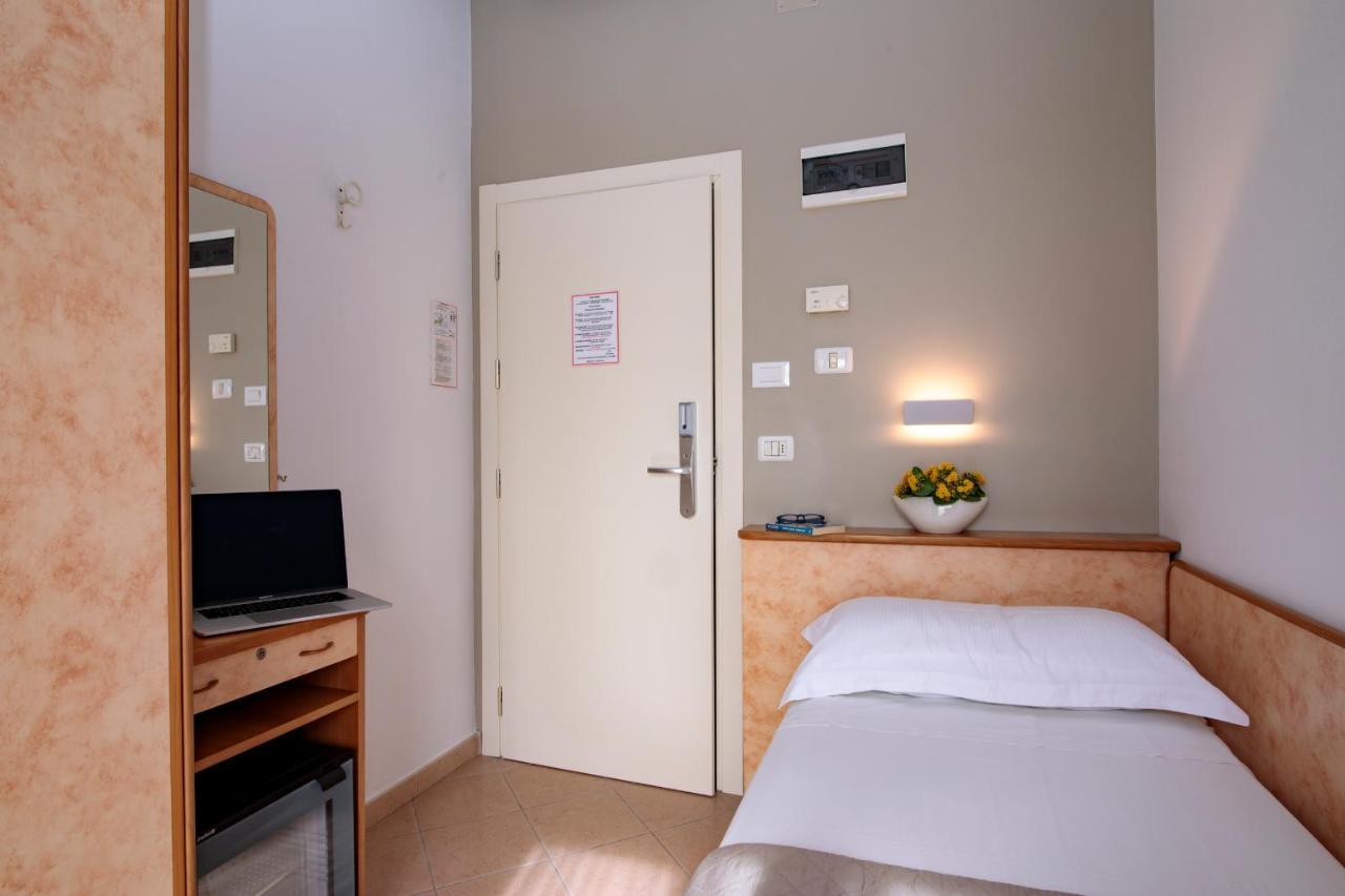 Hotel Holland Rimini Eksteriør billede